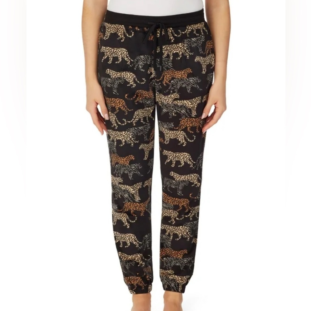🐠 Secret Treasures Black and Brown Jogger Track Pants